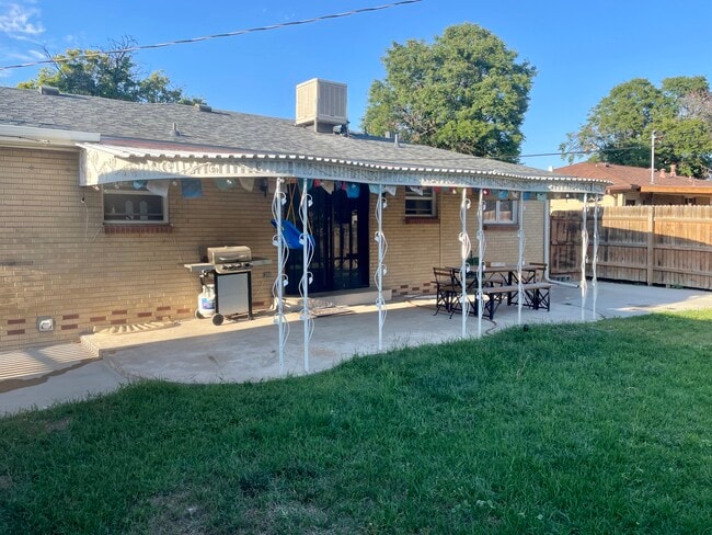 Photo - 12104 E Virginia Dr House