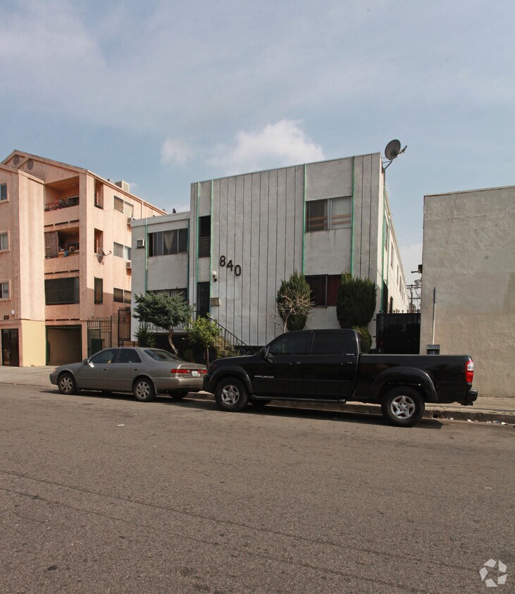 Building Photo - 840 S Carondelet St