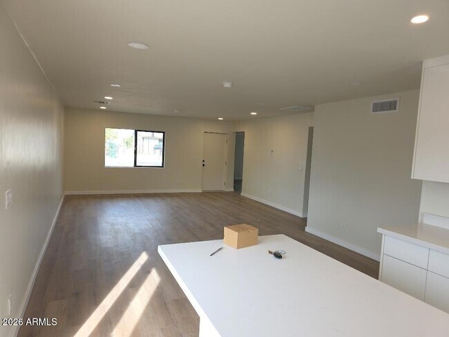 Building Photo - 8015 W Roma Ave