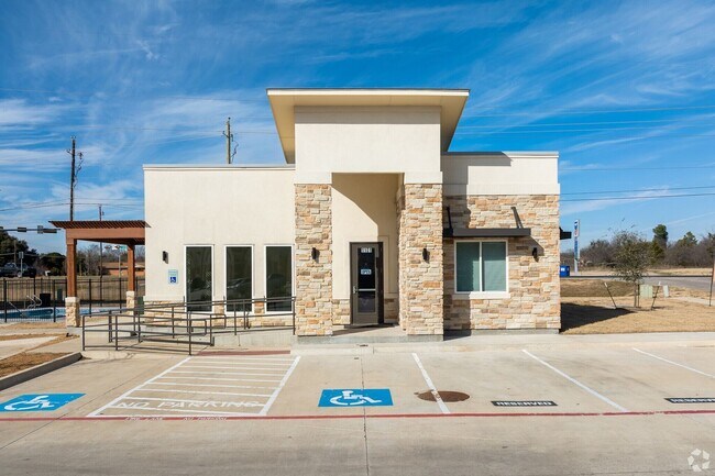 Foto del edificio - Modern Comfort in the Heart of Ennis