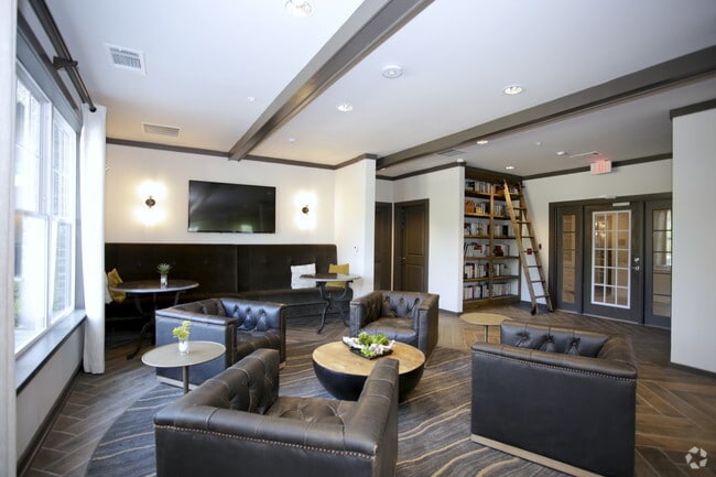 Interior Photo - The RiverPoint Luxury Apartments