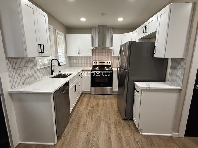 Building Photo - 1053 Oakland Park Ave