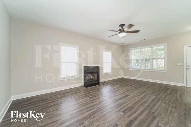 Foto del edificio - 5725 Coopers Ridge Ln