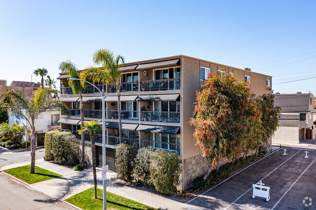 Apartamentos - Naples Plaza