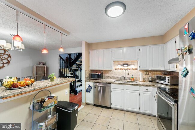 Building Photo - 17024 Moss Side Ln