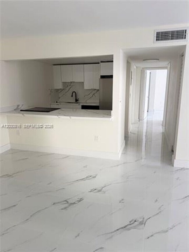 Foto del edificio - 1673 Bay Rd
