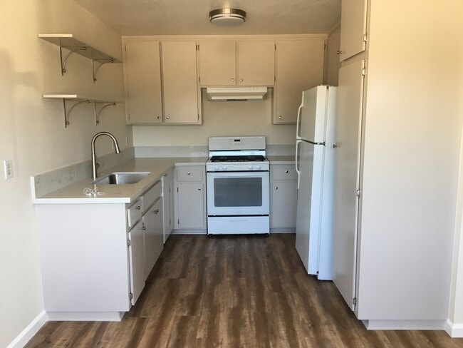 Cocina - 26465 Via California