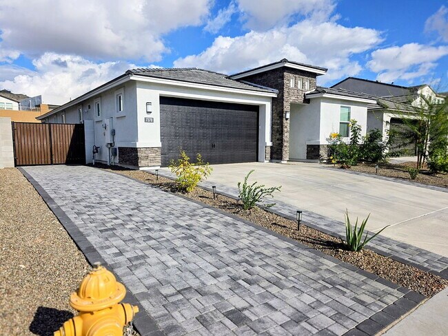 Foto del edificio - SINGLE FAMILY HOME.