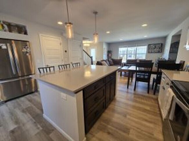 Building Photo - Contemporary East Madison Townhouse