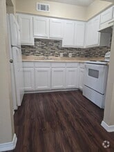Building Photo - 3241 Bonnie Dr