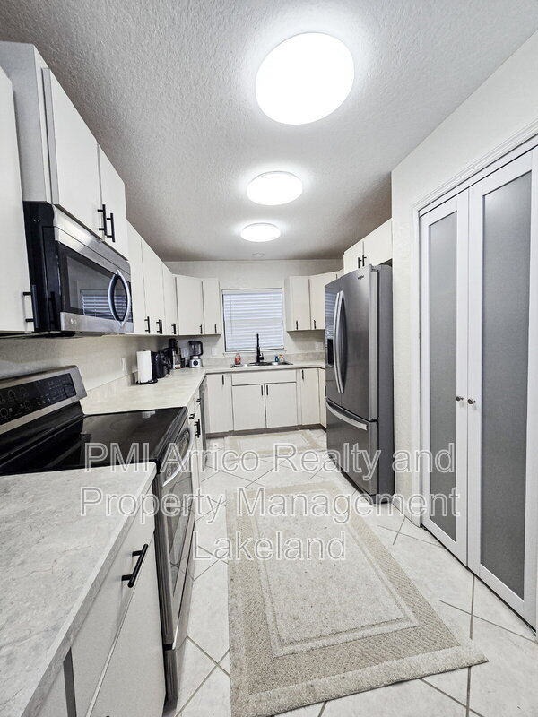 Building Photo - 3541 Harbor Cir NW