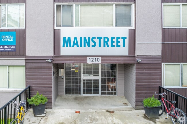 Entrance - Cameron Manor Apartments