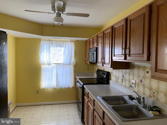 Foto del edificio - 3860 Shadywood Dr