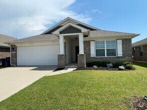 Building Photo - 18632 Luna Dr