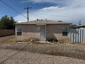 Building Photo - 1105 W Alameda St