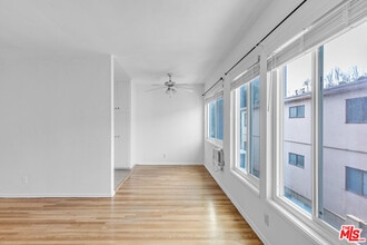 Building Photo - 1248 Barry Ave