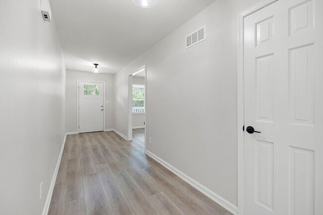 Foto del edificio - Beautifully Renovated Ranch in Marietta