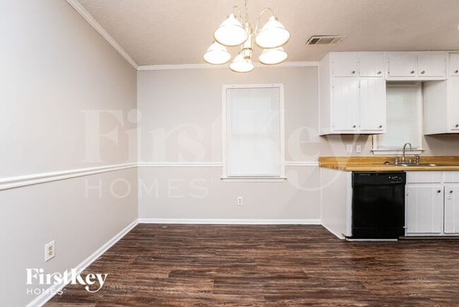 Building Photo - 1408 Meadowind Ct SW