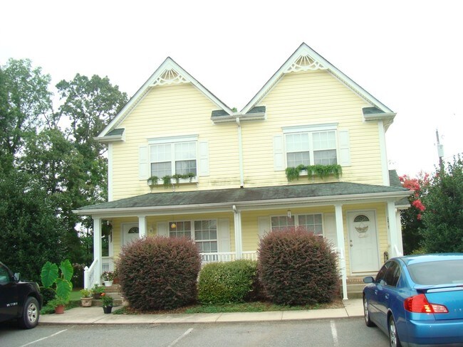 Foto del edificio - Cloverdale Village - SFR's