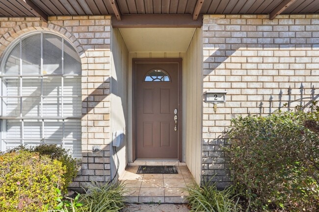 Building Photo - 2 Schill Ave