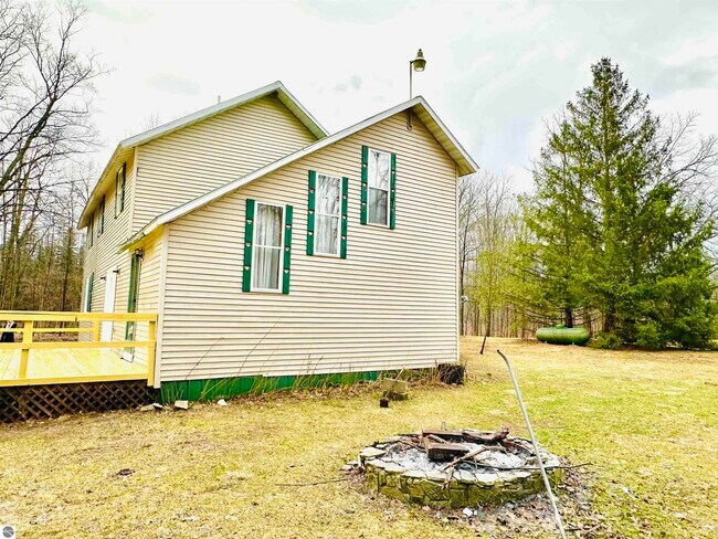 Building Photo - 511 W Sharon Rd SW