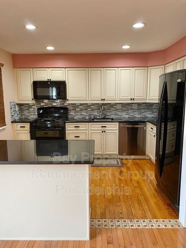 Building Photo - 144 Jonathan Dr