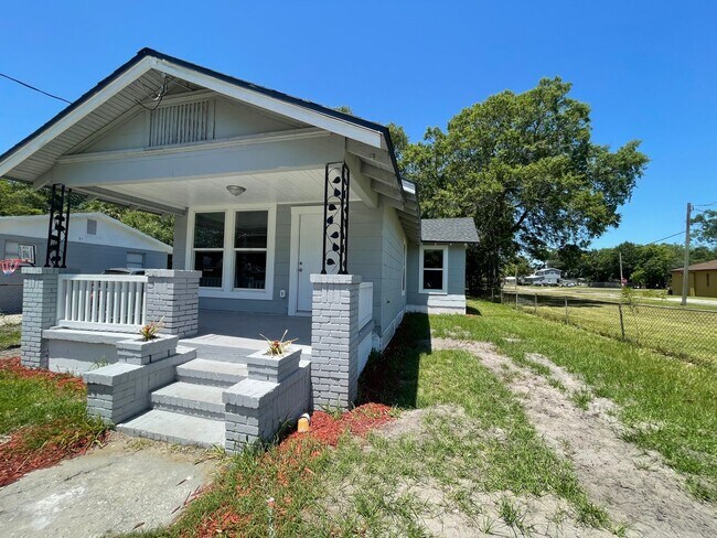 Foto del edificio - 3 Bedroom 2 Bath Single Family home : Available Now!