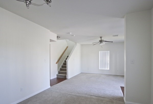 Building Photo - 137 Barrett Dr