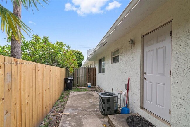 Foto del edificio - 880 SE 12th St