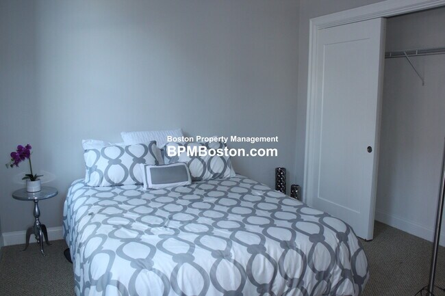 Building Photo - 24 Merrymount Rd