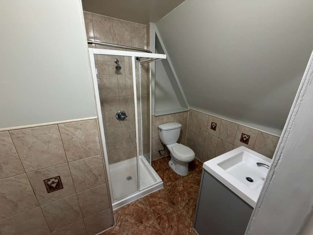 Building Photo - 413 Summer Ave