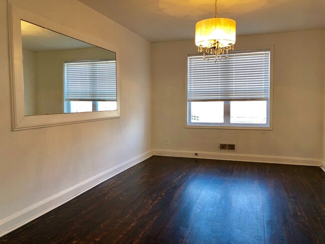 Foto del edificio - Updated 3 Bedroom Townhome - Edmondson/Hun...