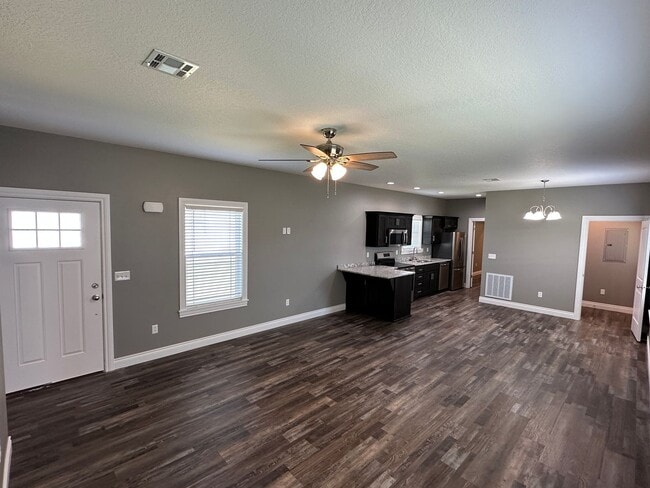 Building Photo - For lease: 2 Bed, 2 Bath Home Rural Neosho...