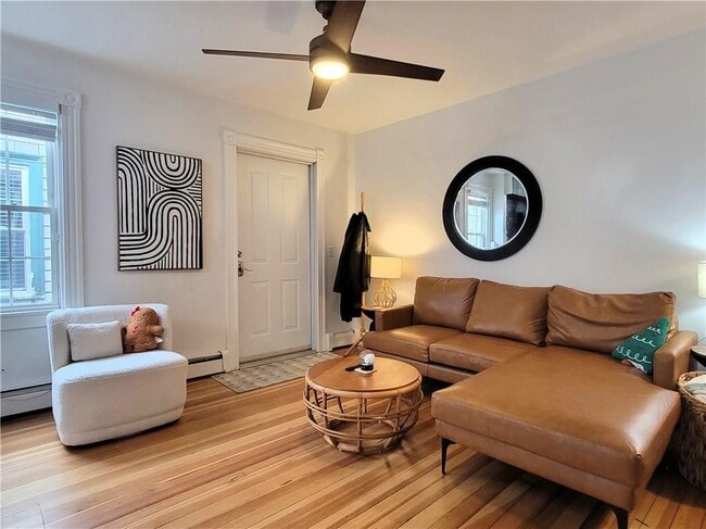 Foto del edificio - 102 Broadway, 1C