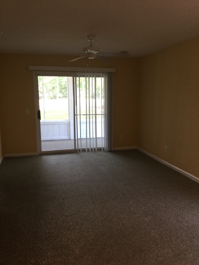 Living Room/Golf Course View - 4430 Eastport Blvd