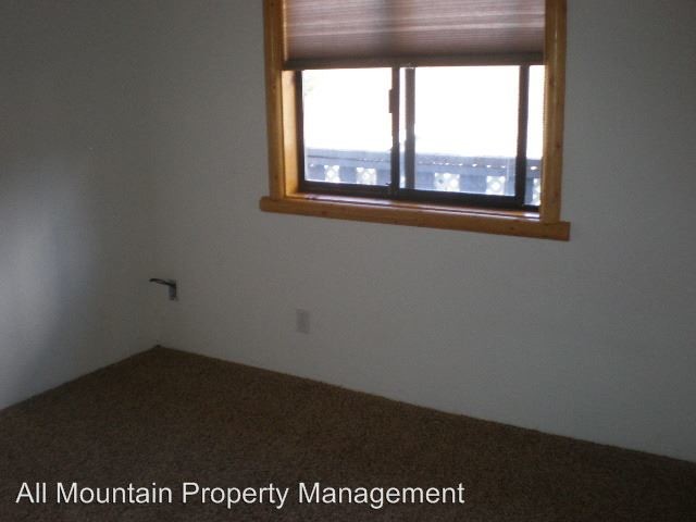 Building Photo - 42705 Moonridge Rd