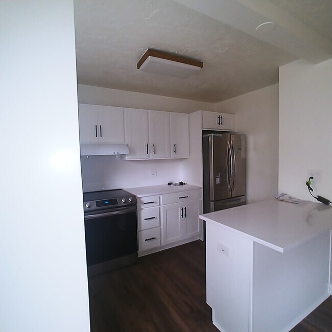 Foto del edificio - 4950 N Marine Dr