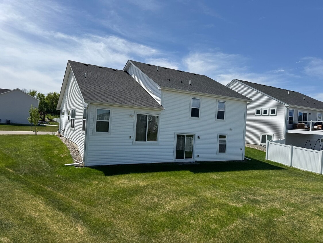 Building Photo - 8163 187th St W