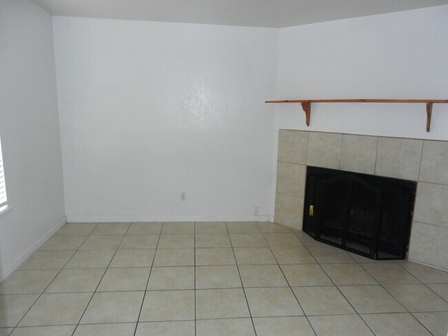 Building Photo - 1020 Meadowlark Ct SE