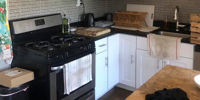 Foto del edificio - 2127 N Dayton St