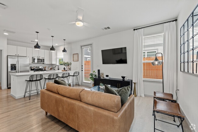 3BR, 2BA - 1,351SF - Living - Villas at Creekside
