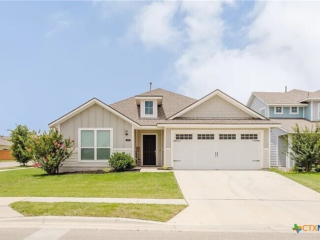 Building Photo - Single Family