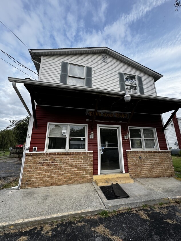 Primary Photo - 11495 Leetown Rd