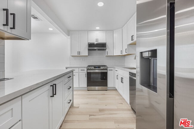 Foto del edificio - 1615-1615 W 209th St
