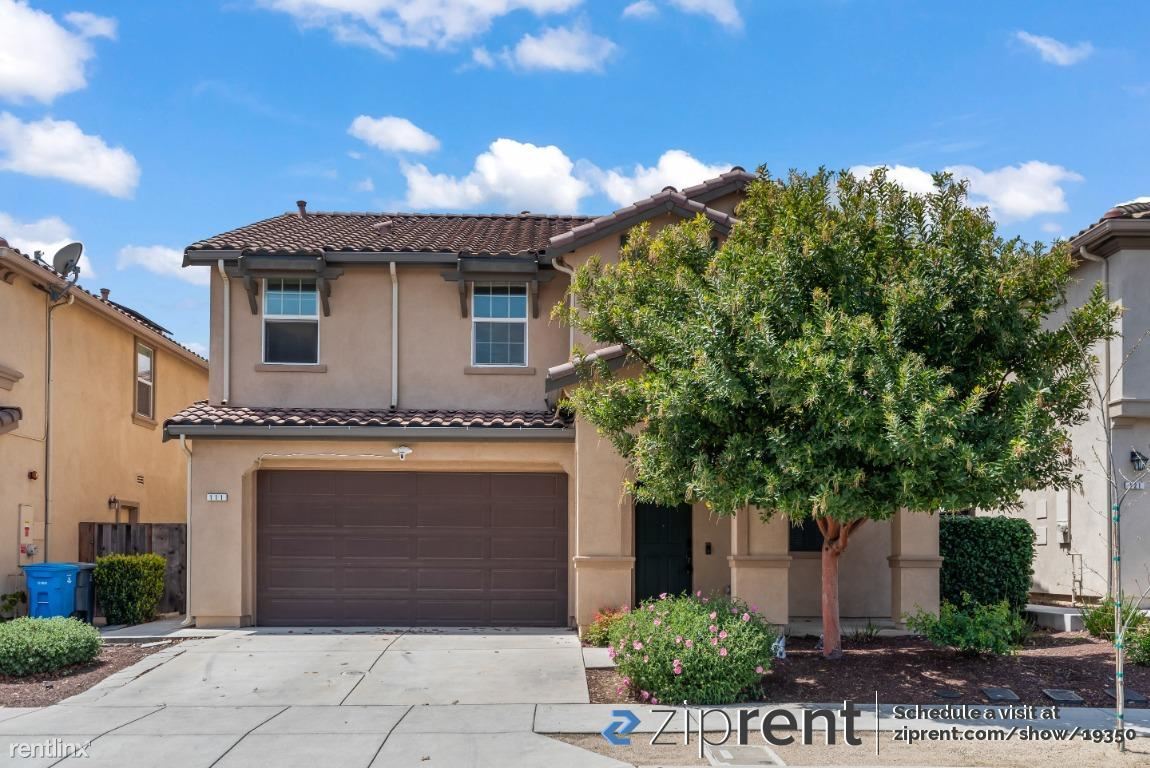 4 br, 2.5 bath House 111 Shire Street, G... House Rental in Gilroy