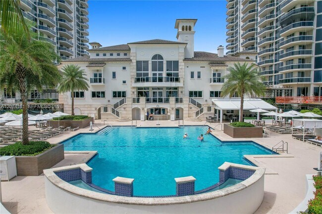 Foto del edificio - 4775 Collins Ave