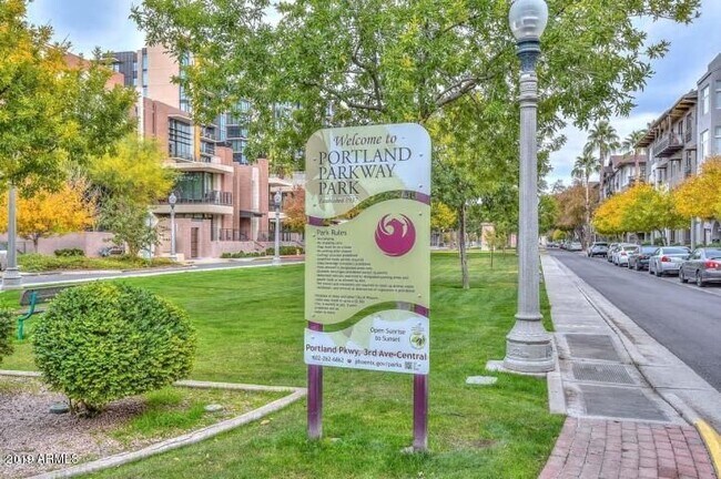 Foto del edificio - 241 W Portland St