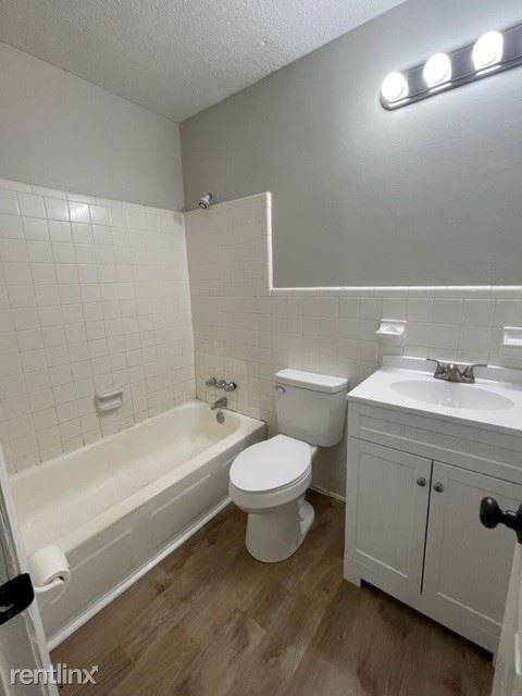 Foto del edificio - 2 br, 1 bath Duplex - 1634 W Main St  Duplex