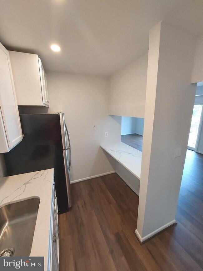 Building Photo - 207 Erin Way