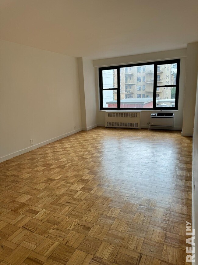 Foto del edificio - 145 Fourth Avenue
